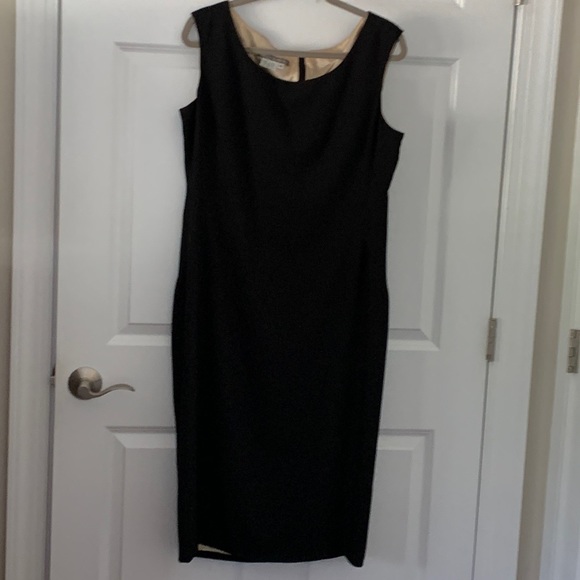 Maggy London Basic Black Dress. Size 16 - Picture 3 of 5